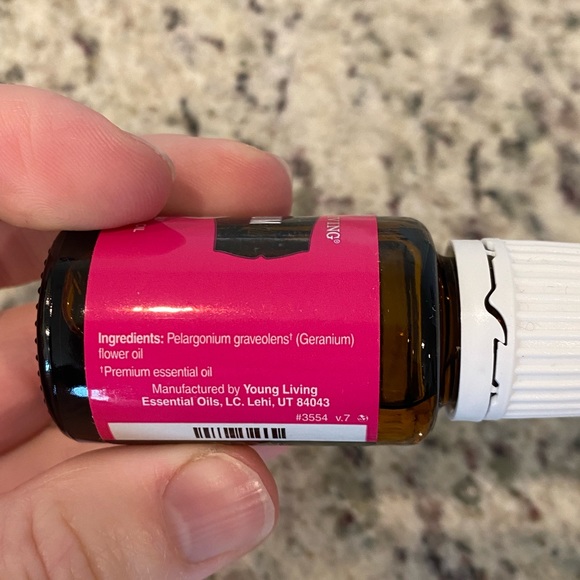 Geranium essential oil - Picture 4 of 4